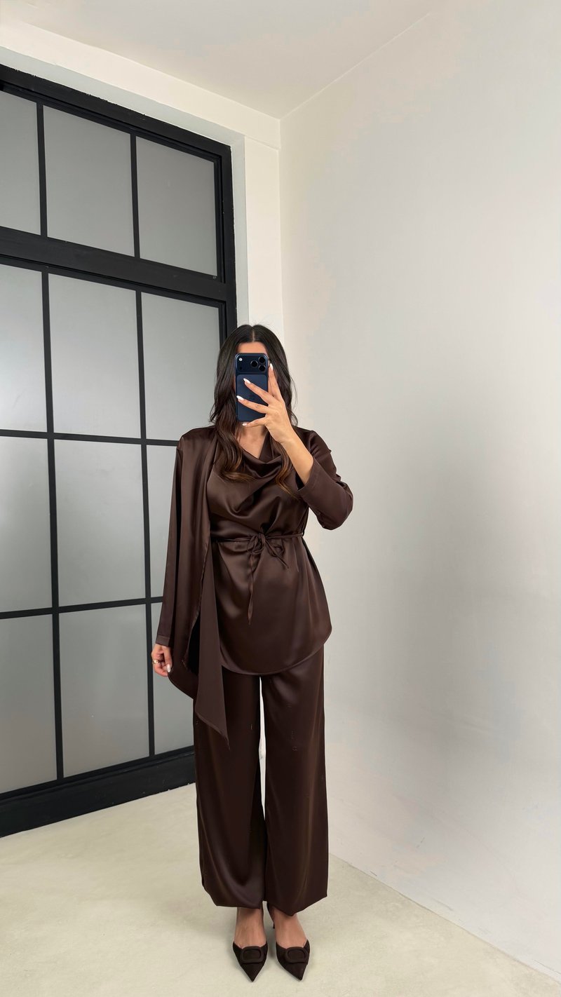 Kahve Şal Detaylı Bluz Beli Lastikli Şalvar İkili Saten Takım GAUS-00606