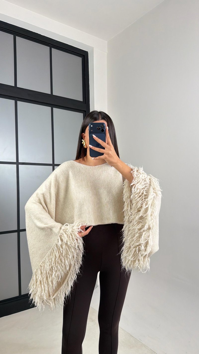 Taş Kol Püskül Detaylı Triko Crop Kazak GAUS-00625