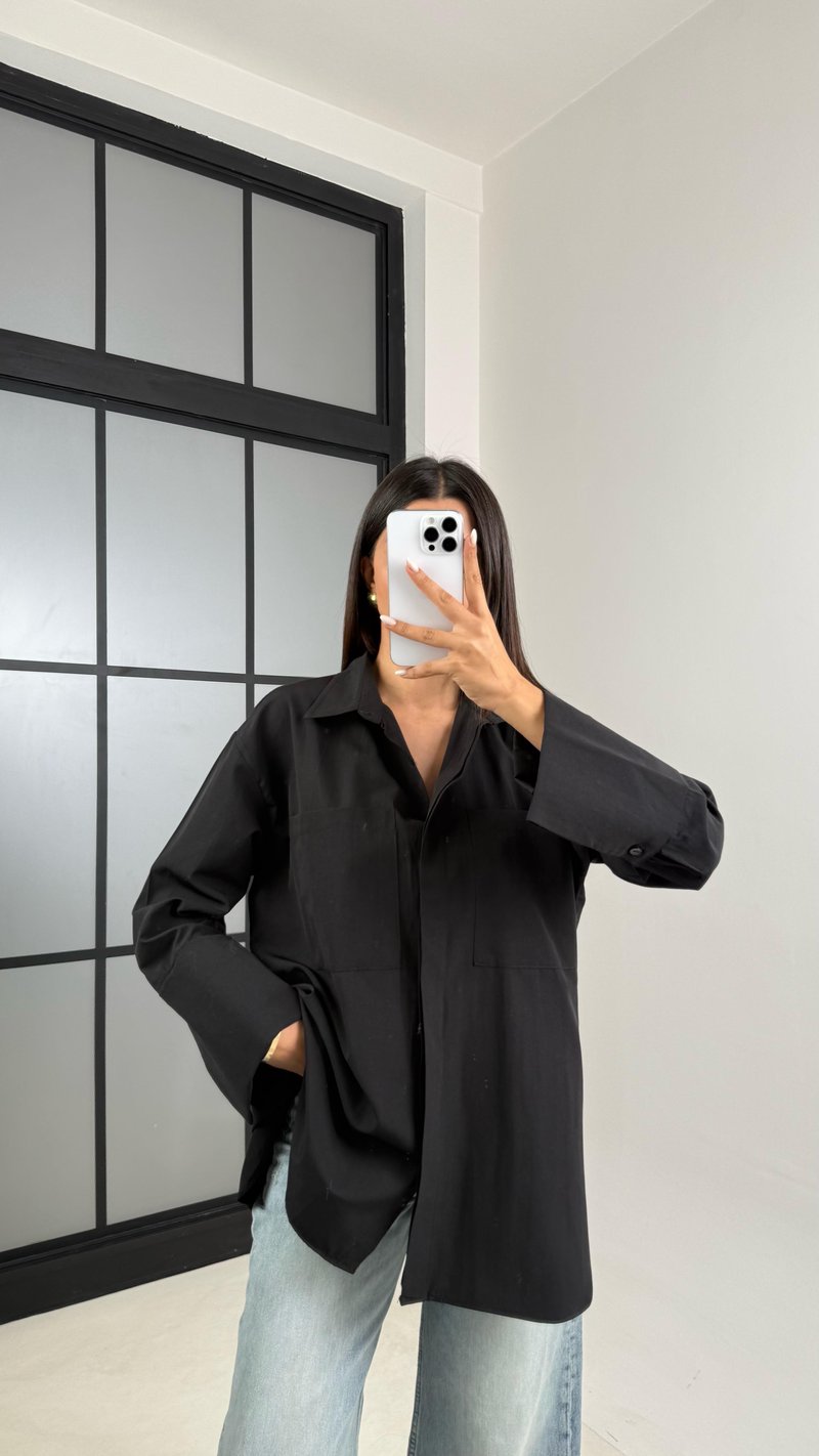 Siyah Gizli Düğmeli Kol Katlamalı Poplin Gömlek GAUS-00449