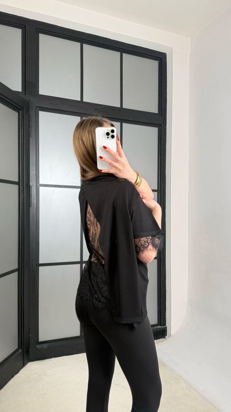 Siyah Sırt Dantel Detaylı Tshirt GAUS-01256