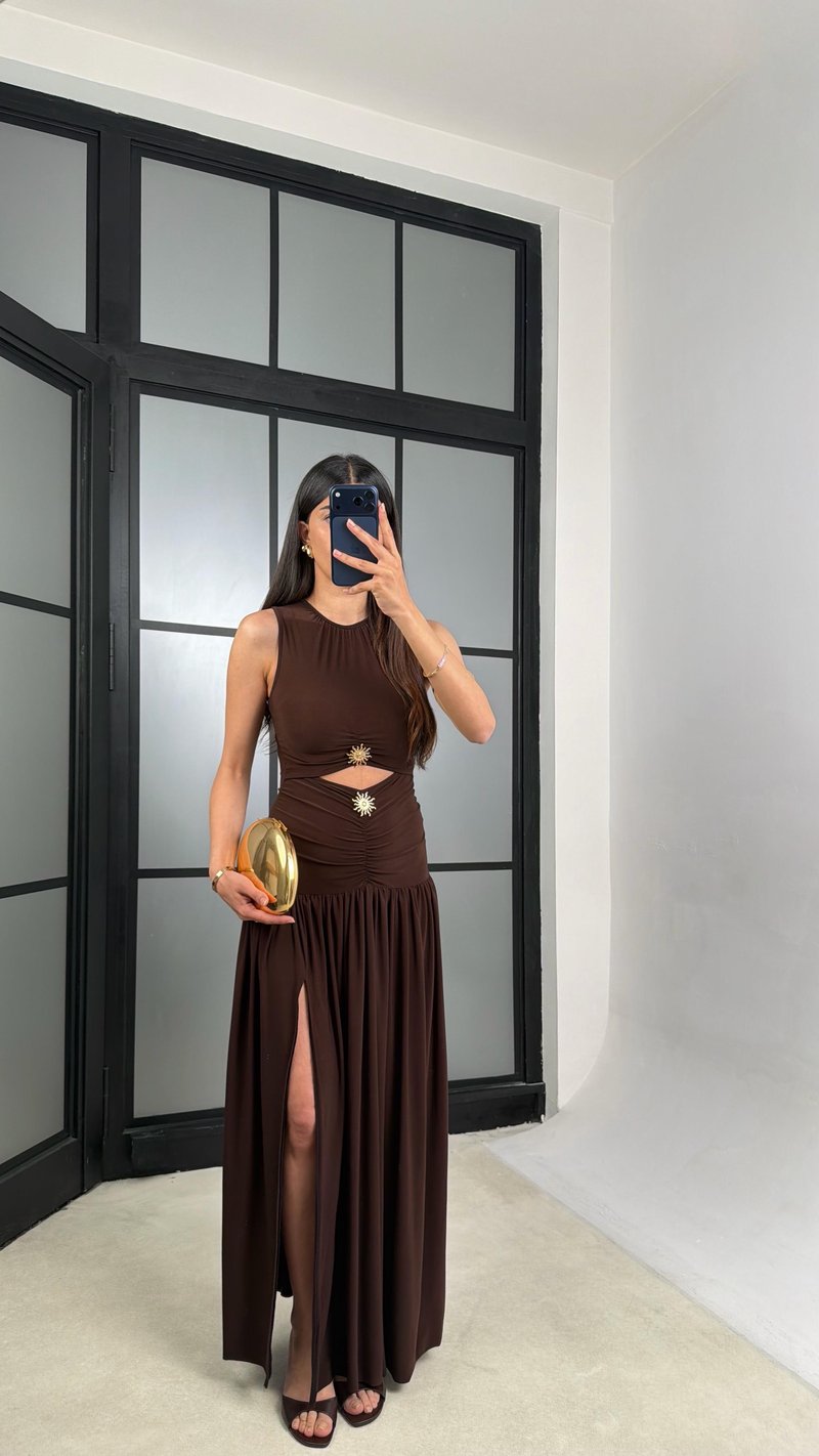 Acı Kahve Gold Toka Detaylı Yırtmaçlı Premium Elbise GAUS-01530