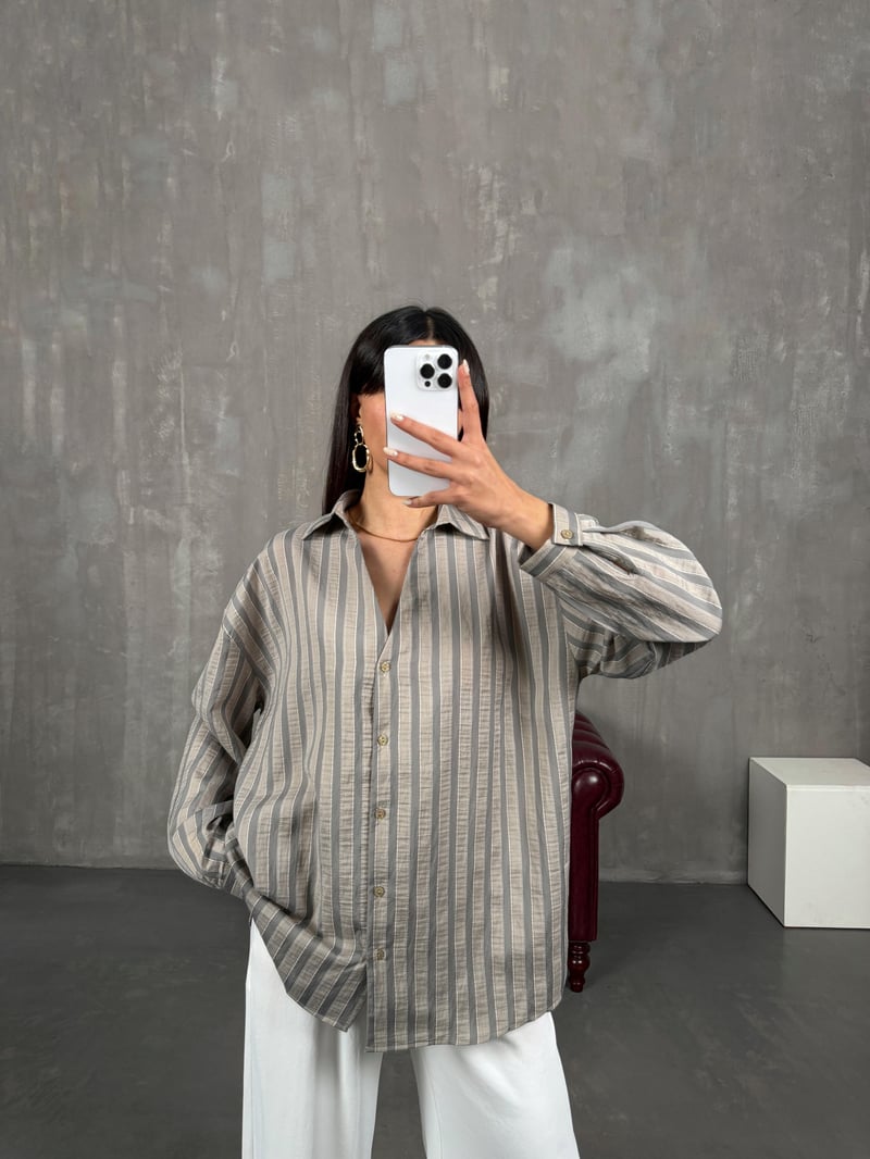 Patis Vizon Gri Çizgili V Yaka Oversize Gömlek