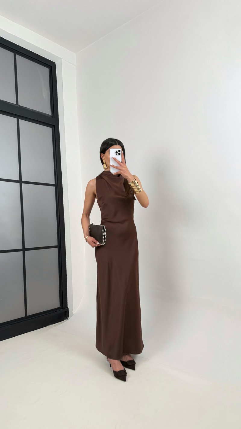 Kahve Yaka Drapeli Saten Elbise Gaus00364