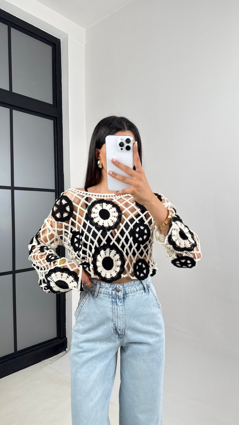 Siyah Beyaz Örme Ajurlu Triko Bluz Gaus00550