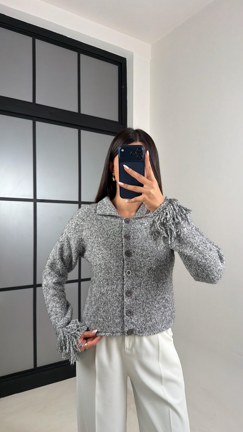 Gri Kolu Püskül Detaylı Triko Hırka GAUS-00498
