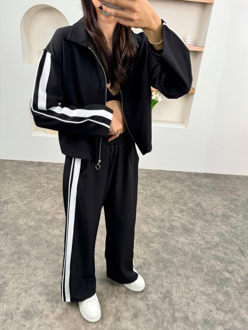 Ena Siyah Çizgili ZR Model Fermuarlı Takım