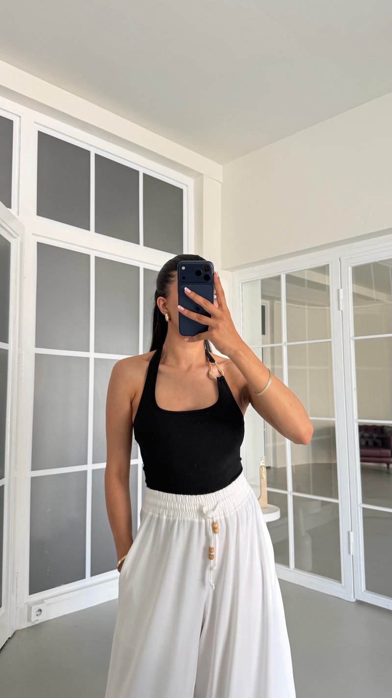 Siyah Halter Yaka Gold Toka Detaylı Bluz GAUS-01714