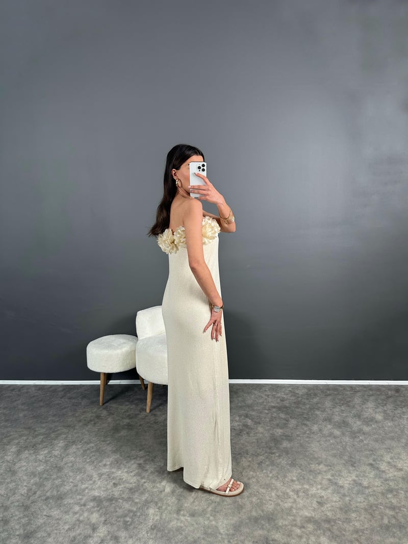 Look Krem Gül Detaylı Straplez Astarlı Elbise 