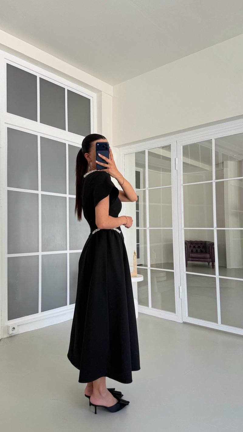 Siyah Taş Detaylı Midi Elbise GAUS-01683