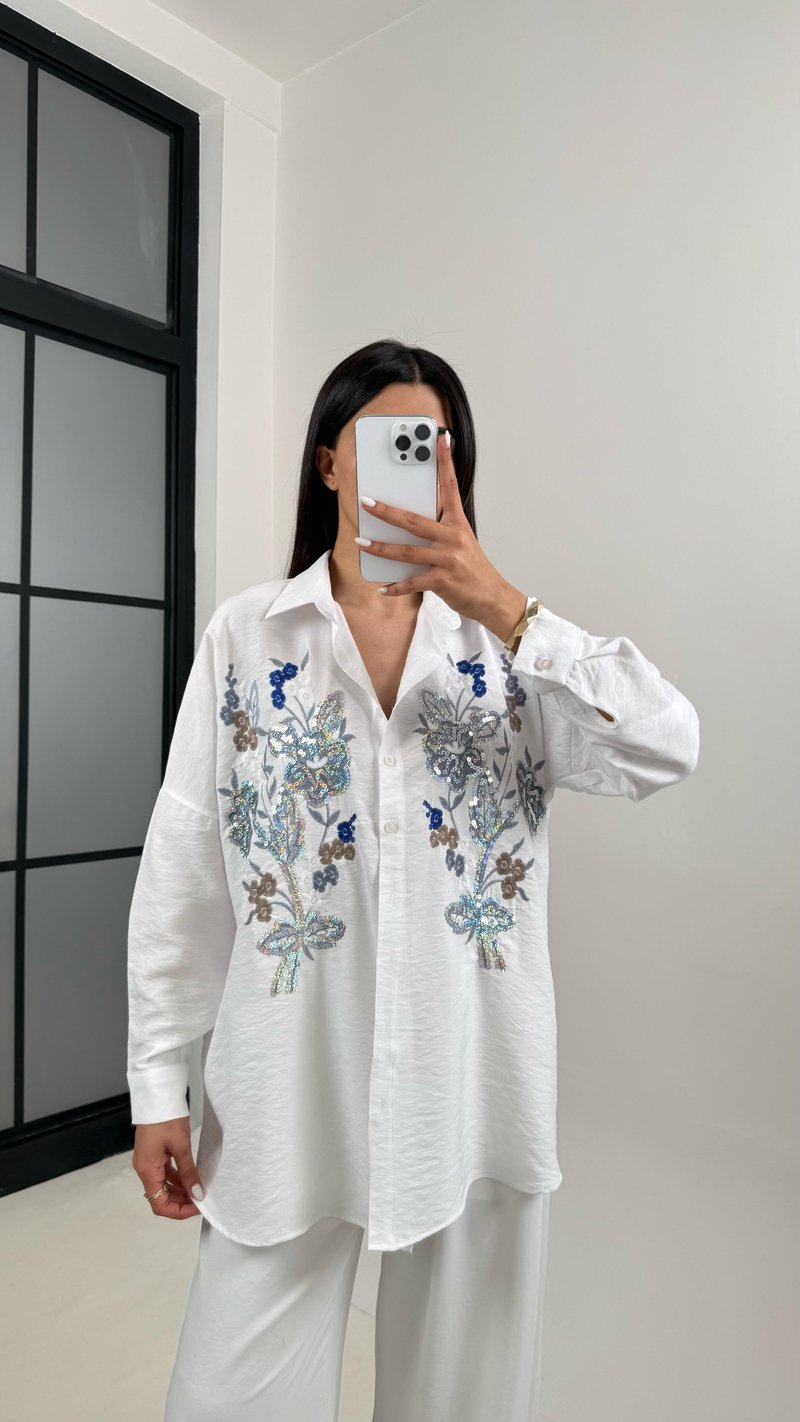 Beyaz Çiçek Nakışlı Pullu Gömlek Gaus00357