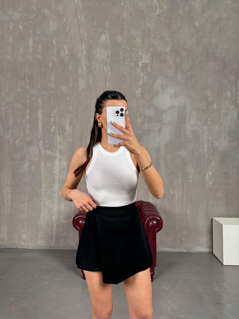 Siyah Etekli Beli Lastikli Modal Şort Gaus00245