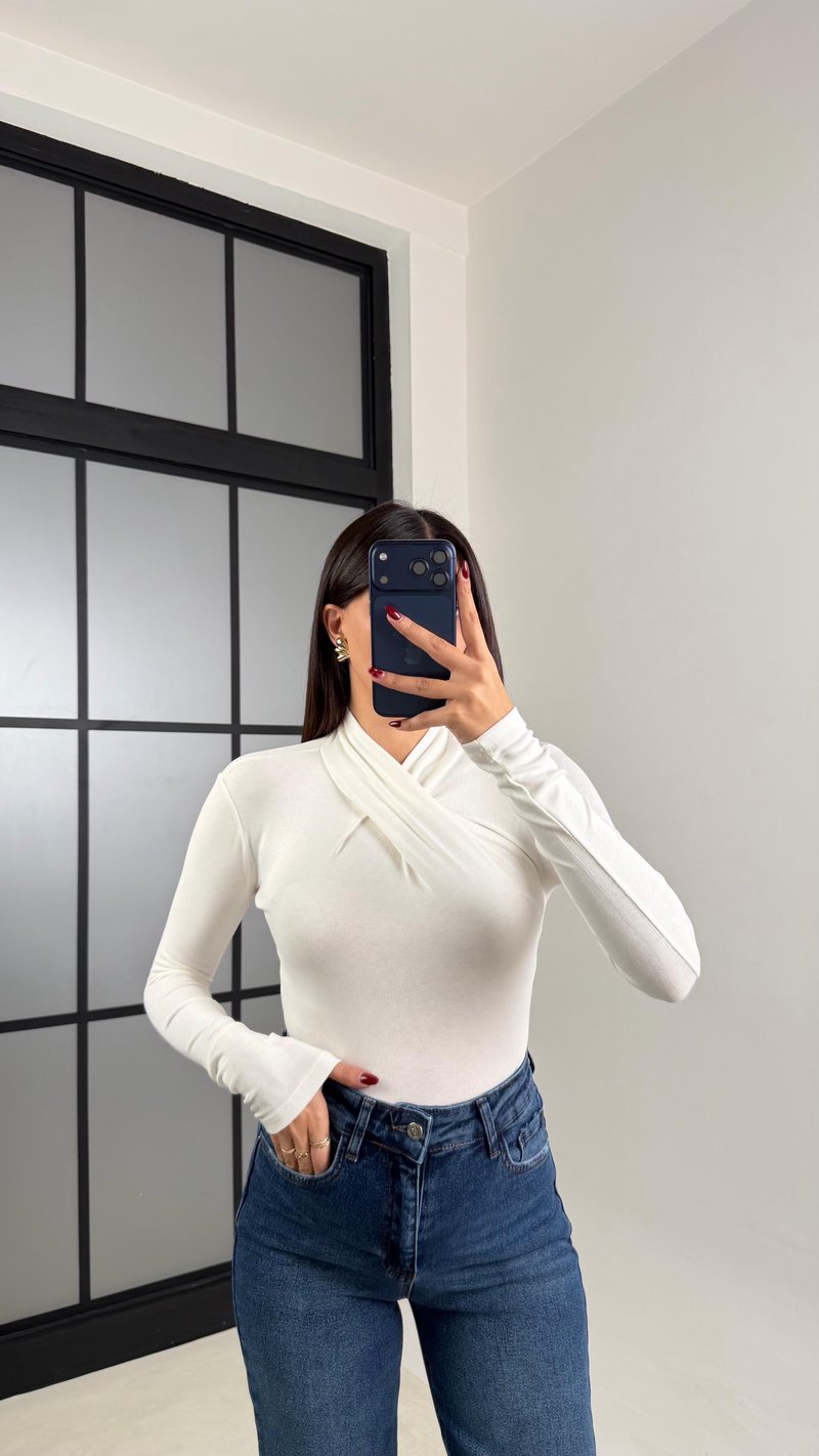 Ekru Yaka Detaylı ZR Model Likralı Bluz GAUS-00752