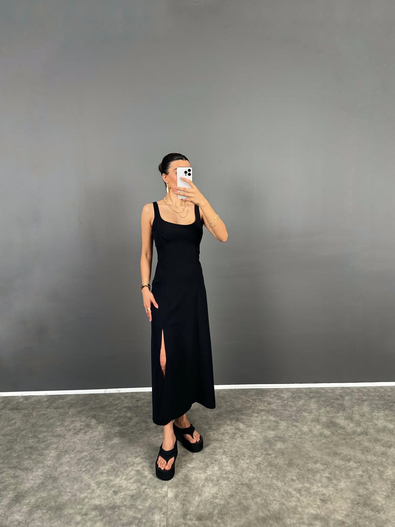 Uxor Siyah Askılı Yırtmaçlı Uzun ZR Model Keten Elbise