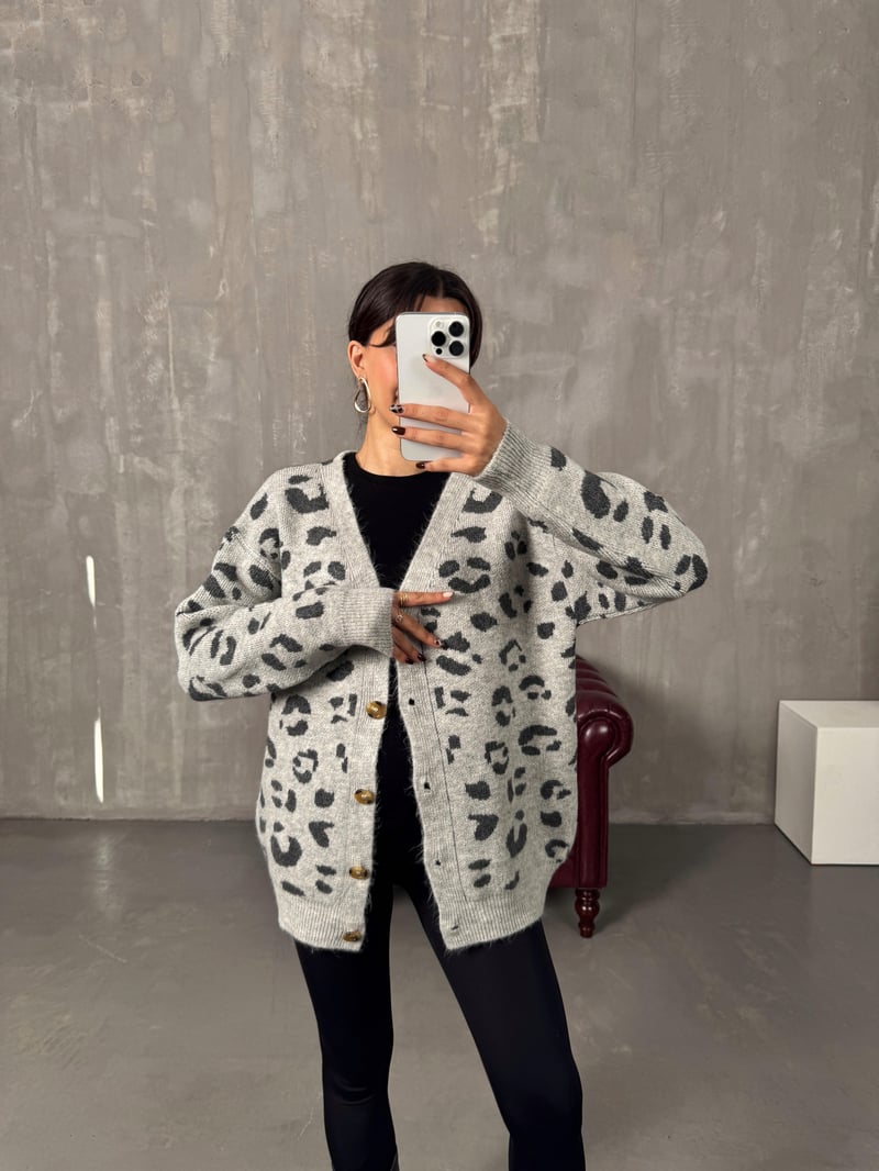 Sance Gri Leopar Desenli Hırka