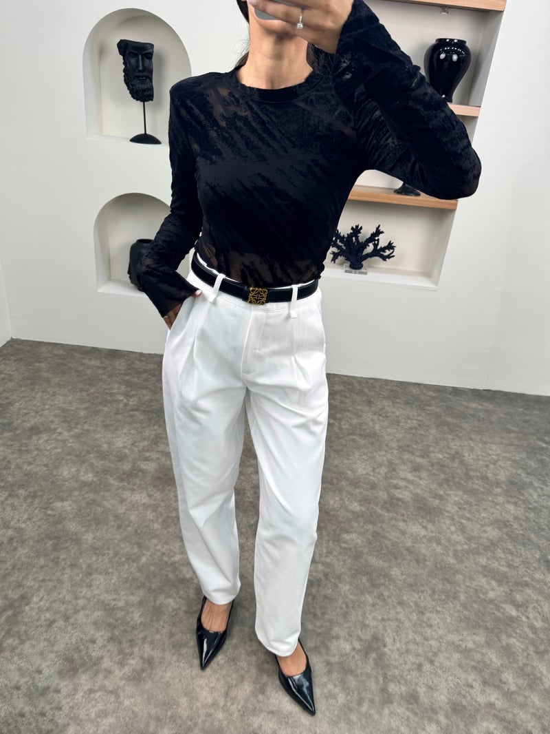 Sug White Gabardine Carrot Pants