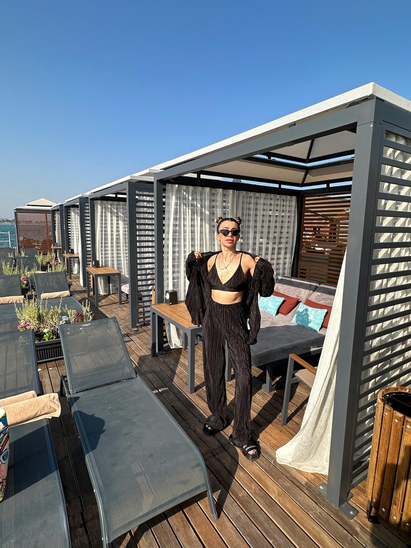 Antonina Siyah Piliseli Üçlü Takım