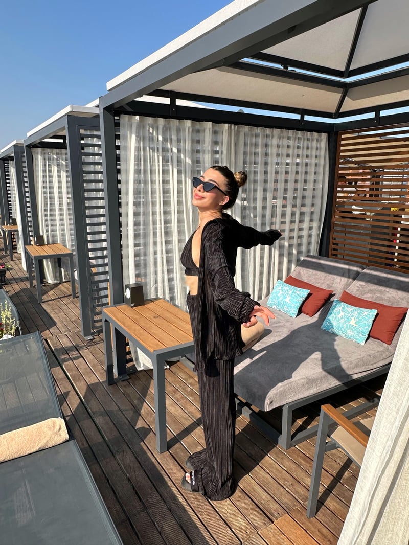 Antonina Siyah Piliseli Üçlü Takım