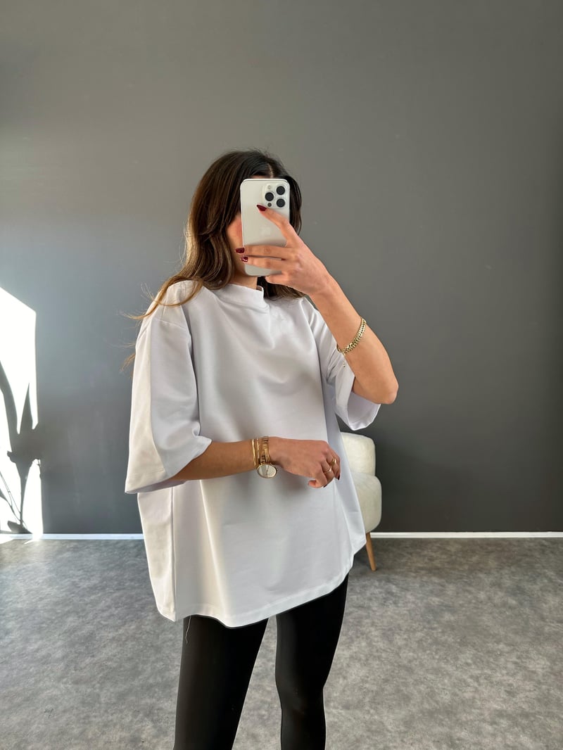 Beyaz Vatkalı Oversize Tshirt 