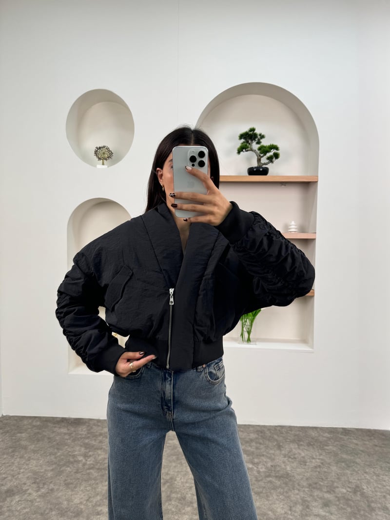 Eros Siyah Kol Büzgülü Bomber Mont
