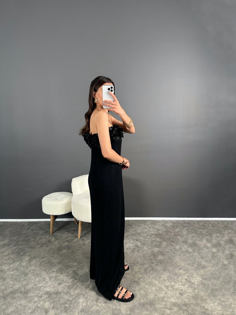 Look Siyah Gül Detaylı Straplez Astarlı Elbise
