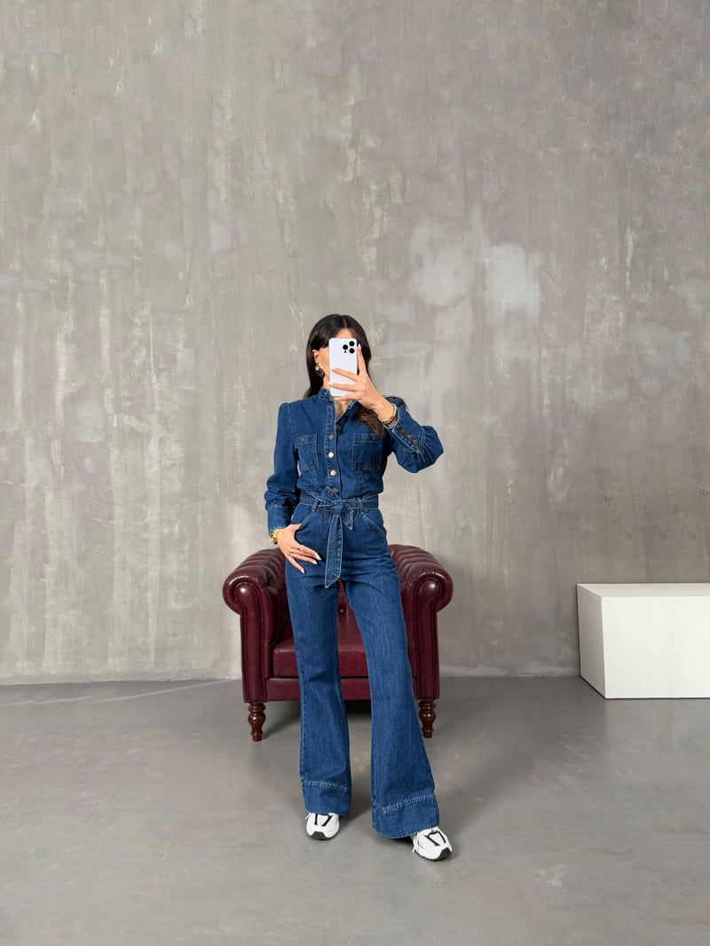 Hopes Koyu Mavi Kuşaklı Düğme Detaylı Tasarım Denim Tulum