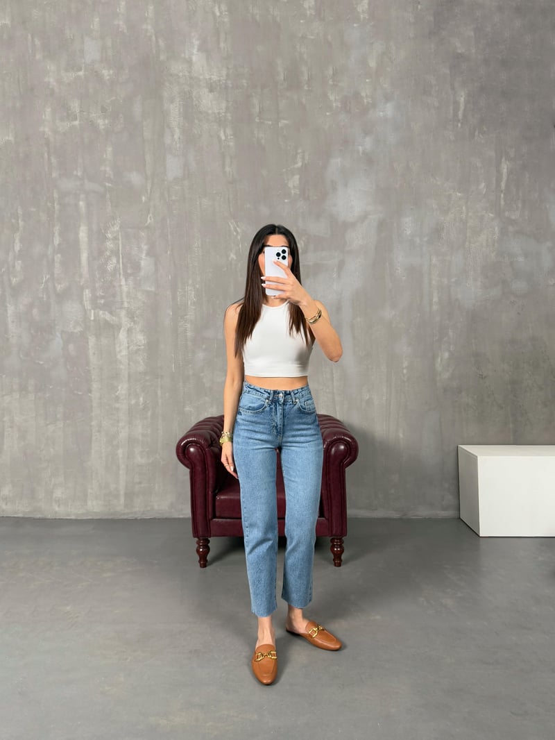 Laste Mavi Yıkamalı ZR Model Kesik Paça Jean