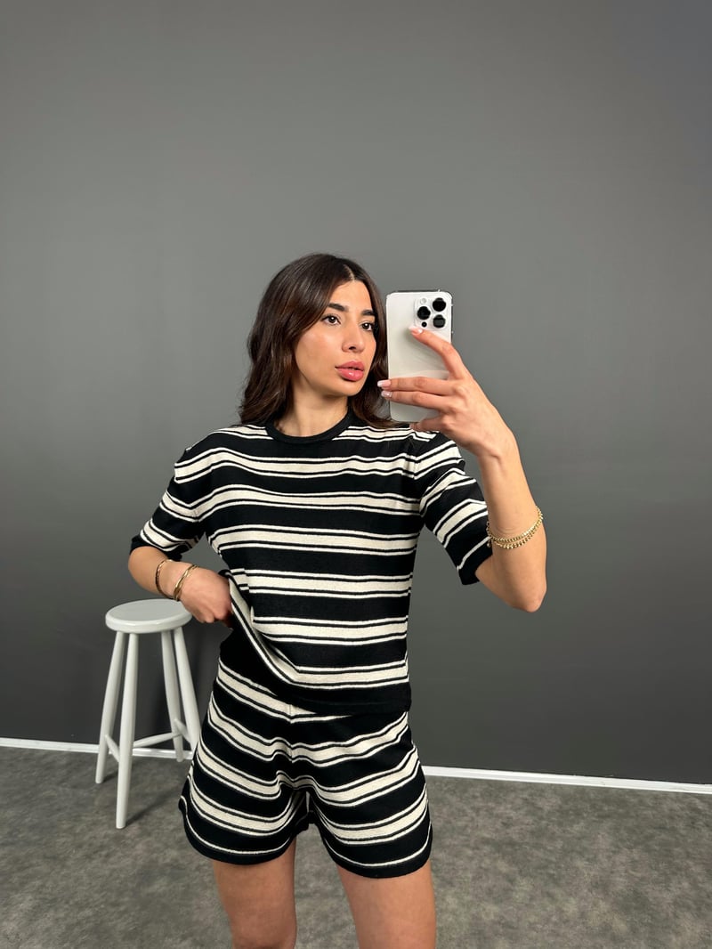 Siyah Çizgili Triko Şortlu Takım