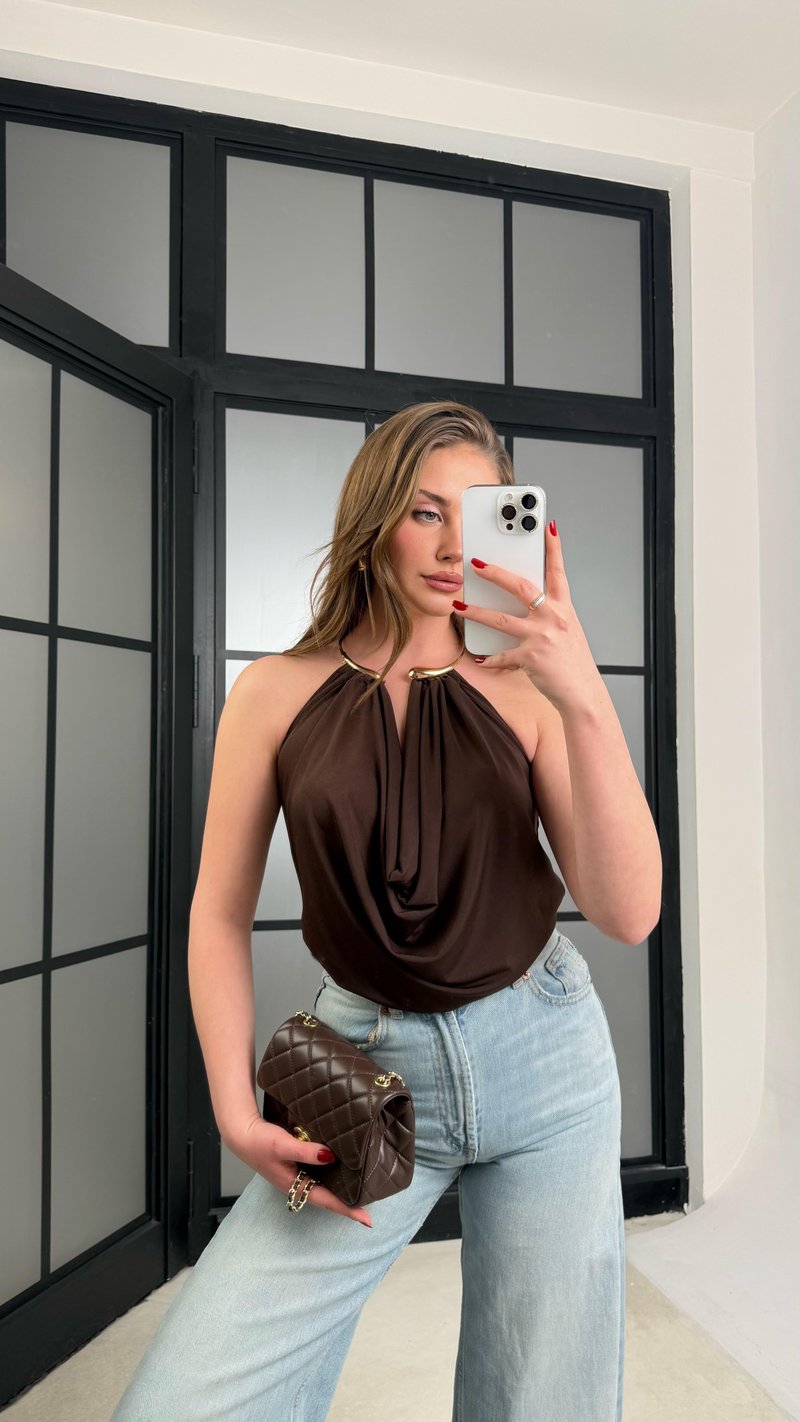 Acı Kahve Kolye Detaylı Bluz gaus-01250