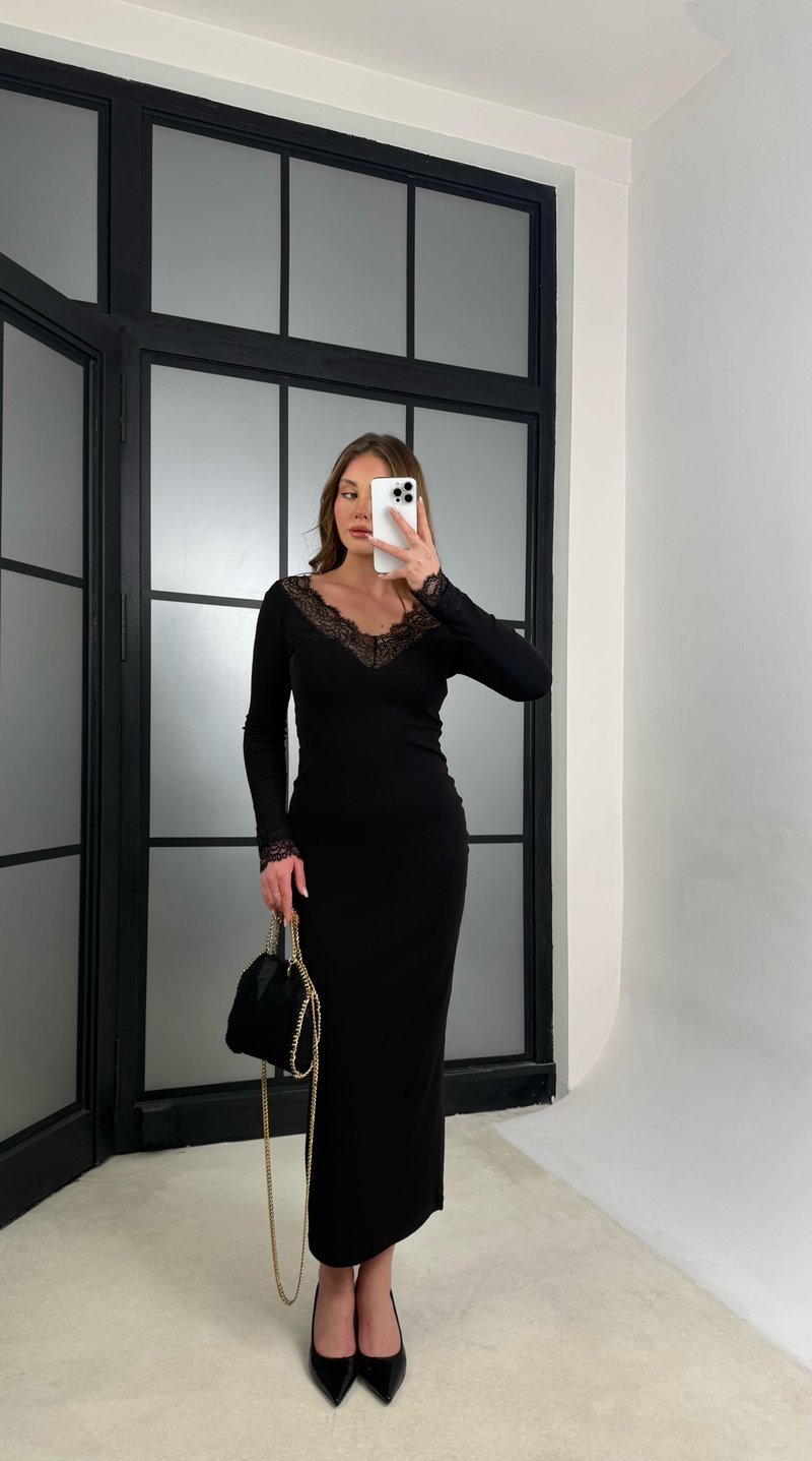 Siyah Dantel Detaylı Likralı Elbise GAUS-01190