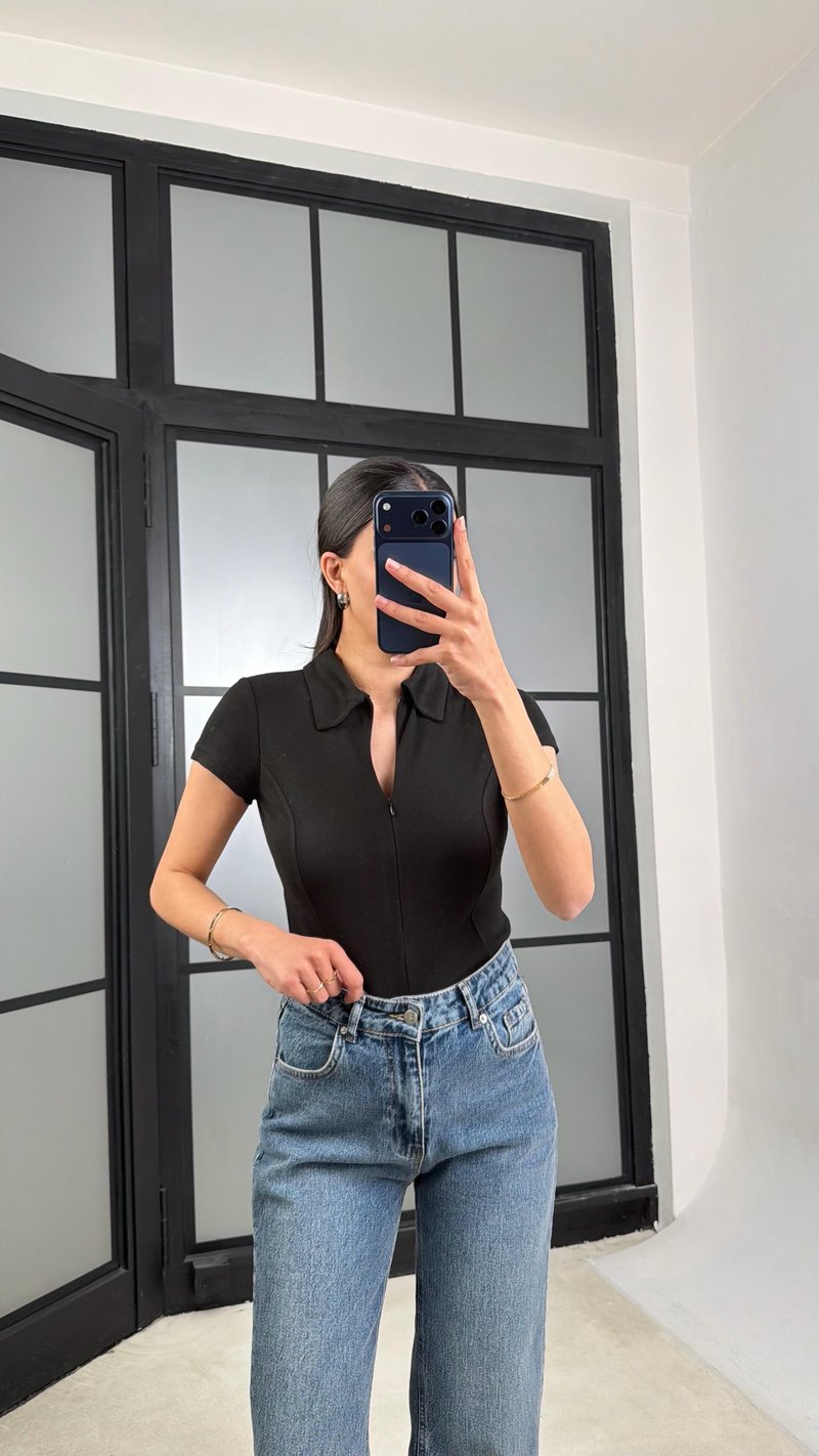 Siyah Polo Yaka Fermuarlı Basic Bluz GAUS-01467