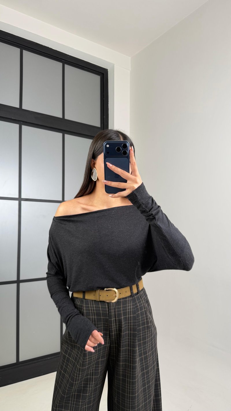 Füme Kayık Yaka Yumuşak Dokulu Bluz GAUS-00895