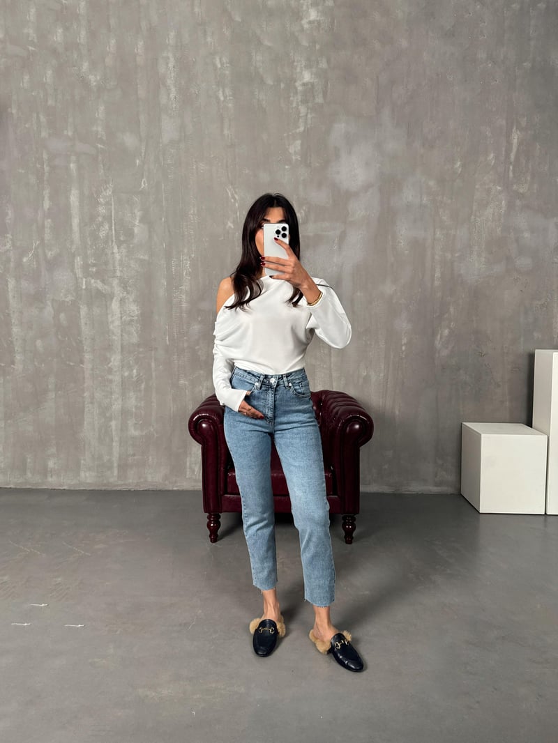 Benet Açık Mavi ZR Kesik Paça Likralı Mom Jean