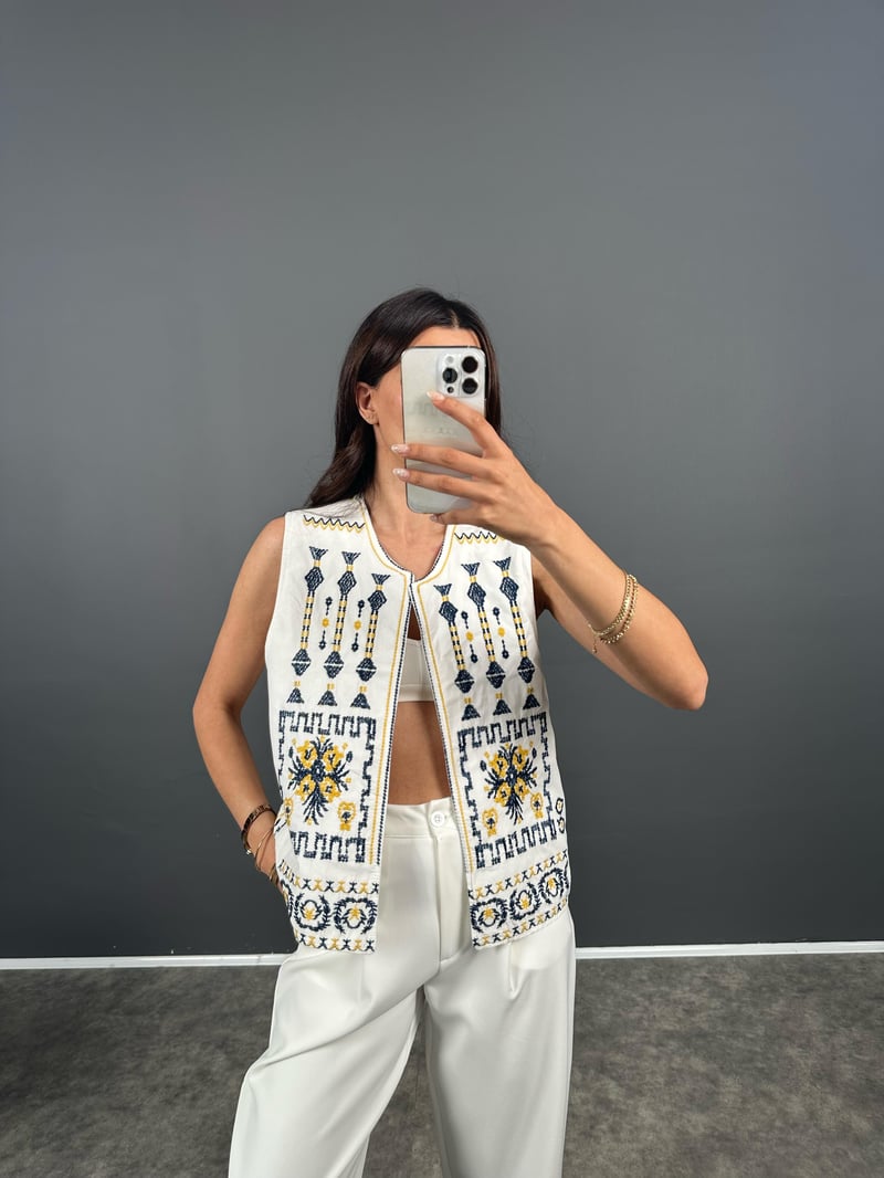 Wave Sarı Siyah Nakış İşlemeli Astarlı Beyaz Yelek
