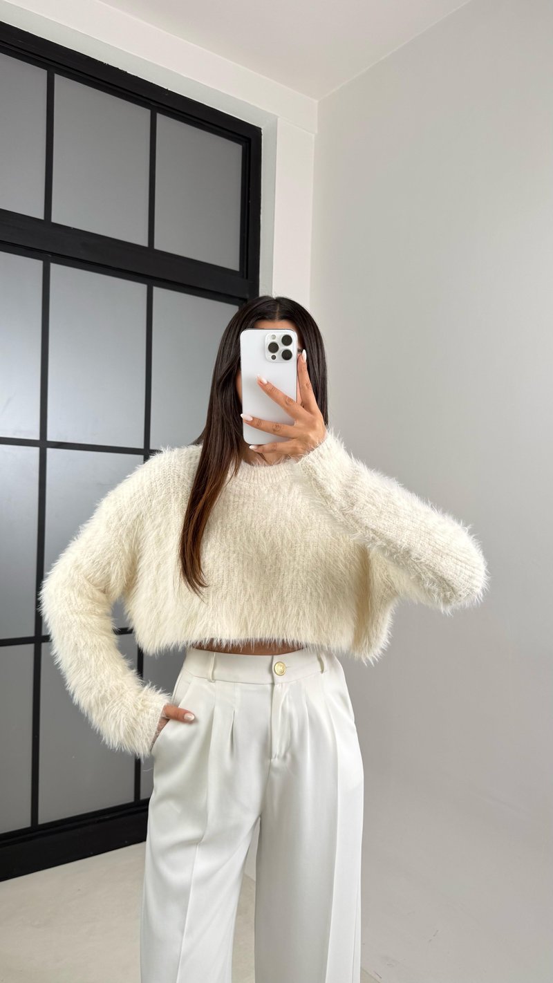 Ekru Yumuşak Dokulu Crop Kazak GAUS-00490