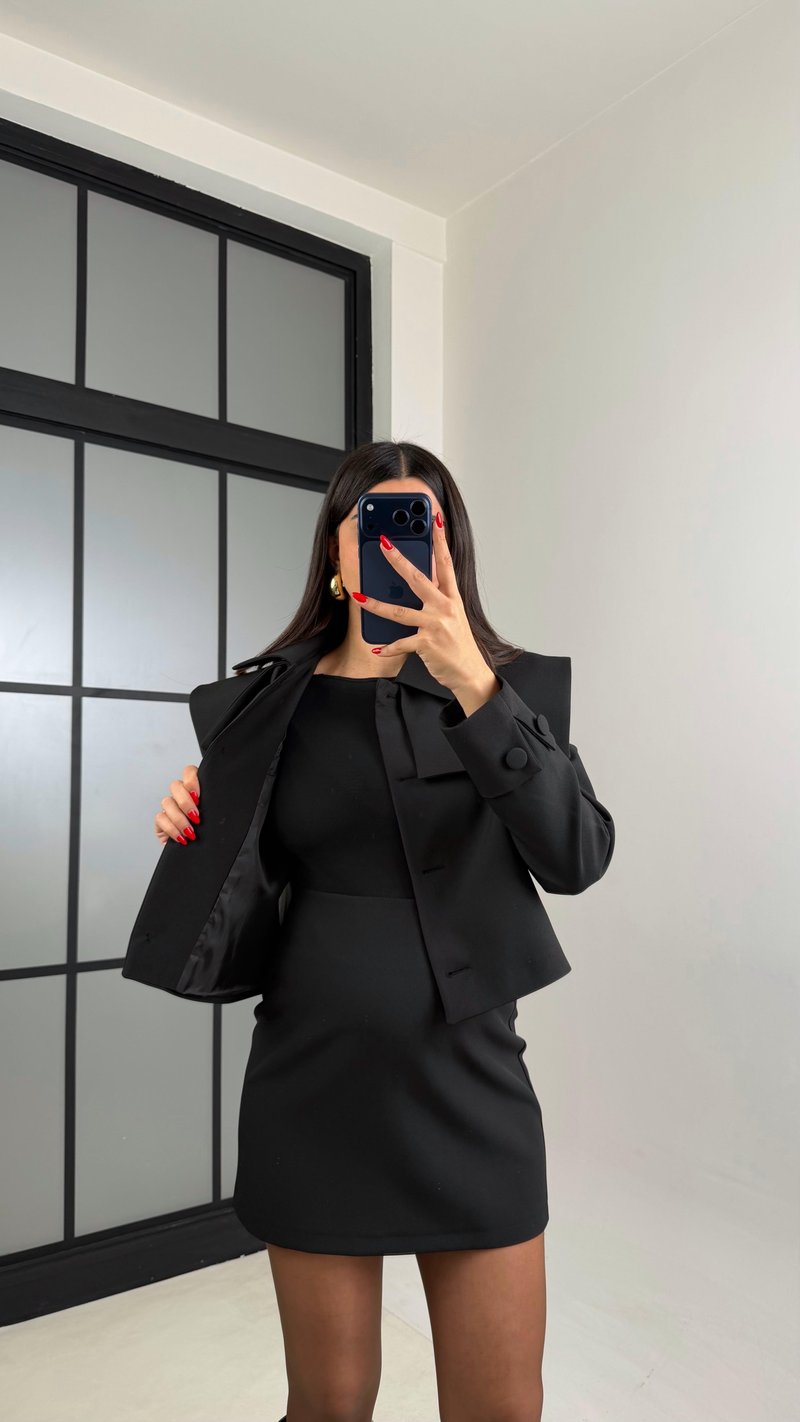 Siyah Astarlı Düğme Detaylı Kare Yaka Ceket Etek Premium Kumaş Takım GAUS-00975