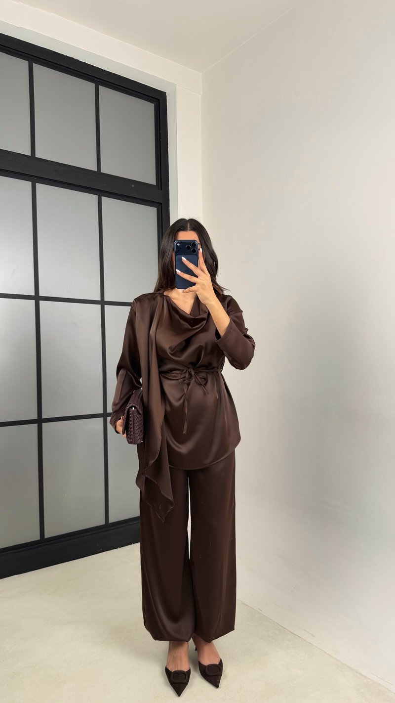 Kahve Şal Detaylı Bluz Beli Lastikli Şalvar İkili Saten Takım GAUS-00606