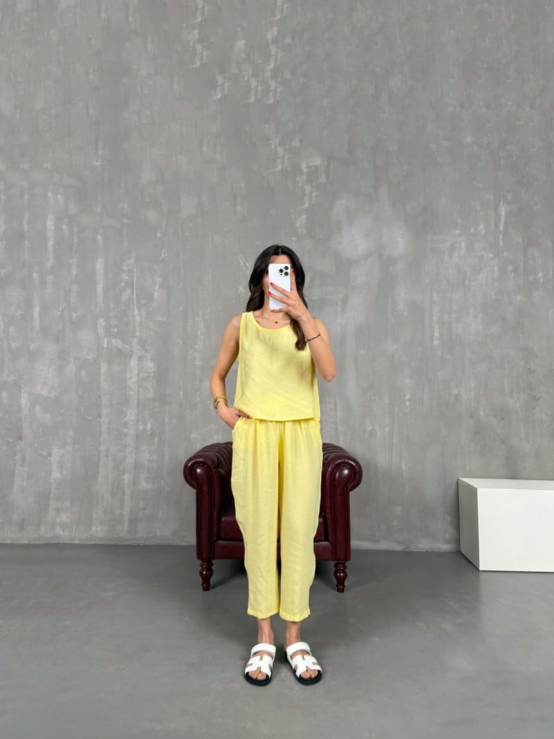 Yellow Sleeveless Sensual Set Gaus00165
