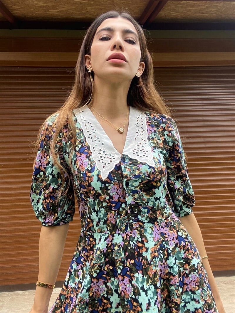 Bebe Yaka Desenli Elbise 