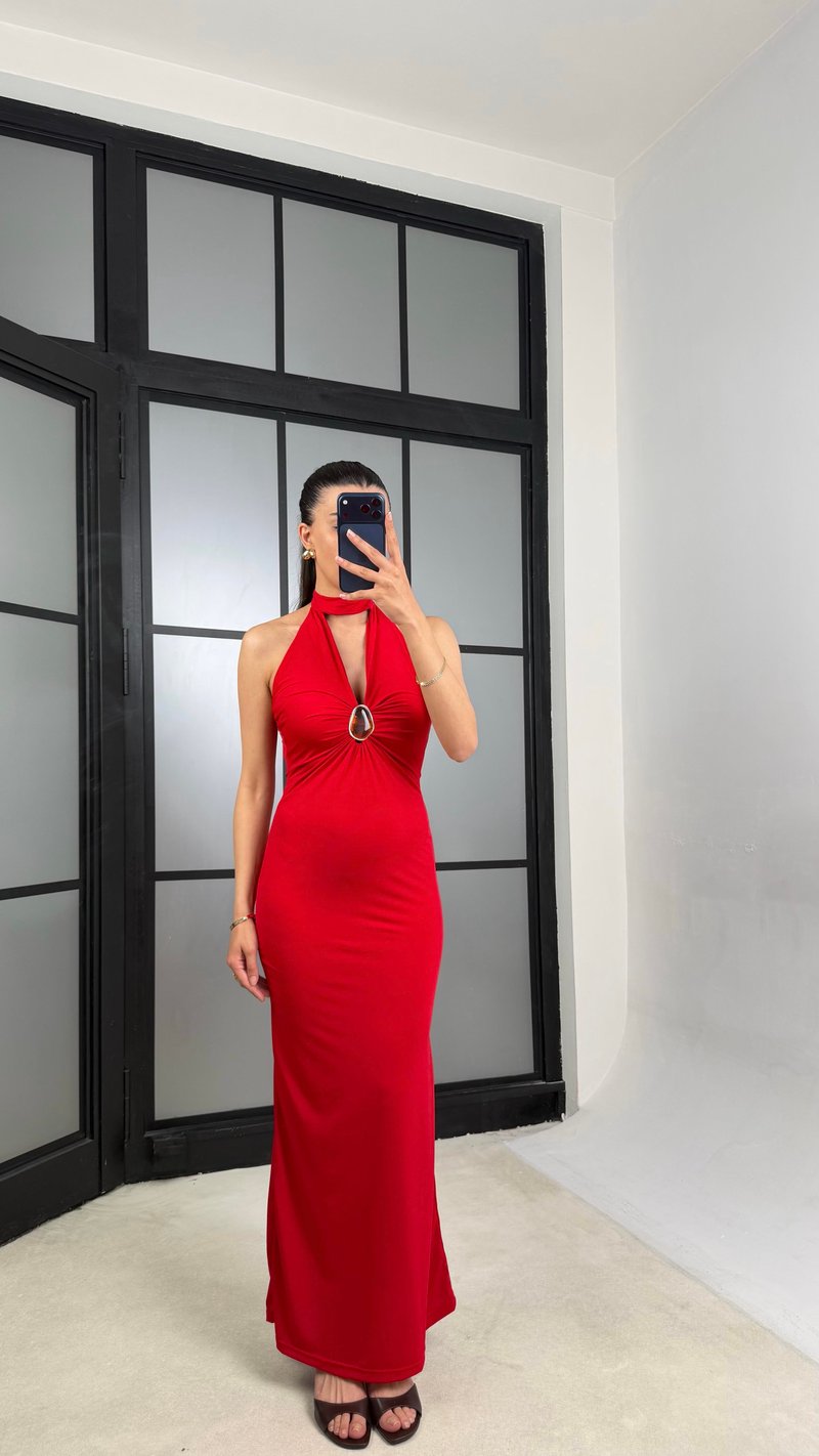 Kırmızı Boyundan Bağlamalı Gold Toka Detaylı Elbise GAUS-01504