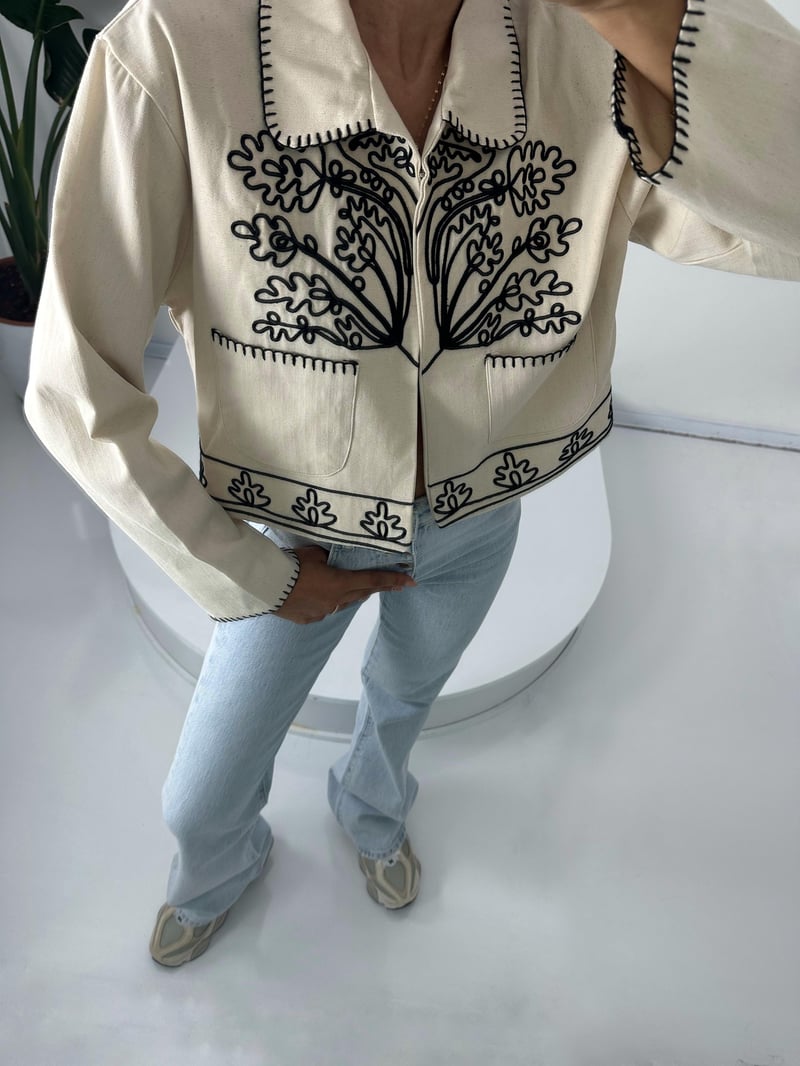 Bej Gabardin Nakışlı Ceket