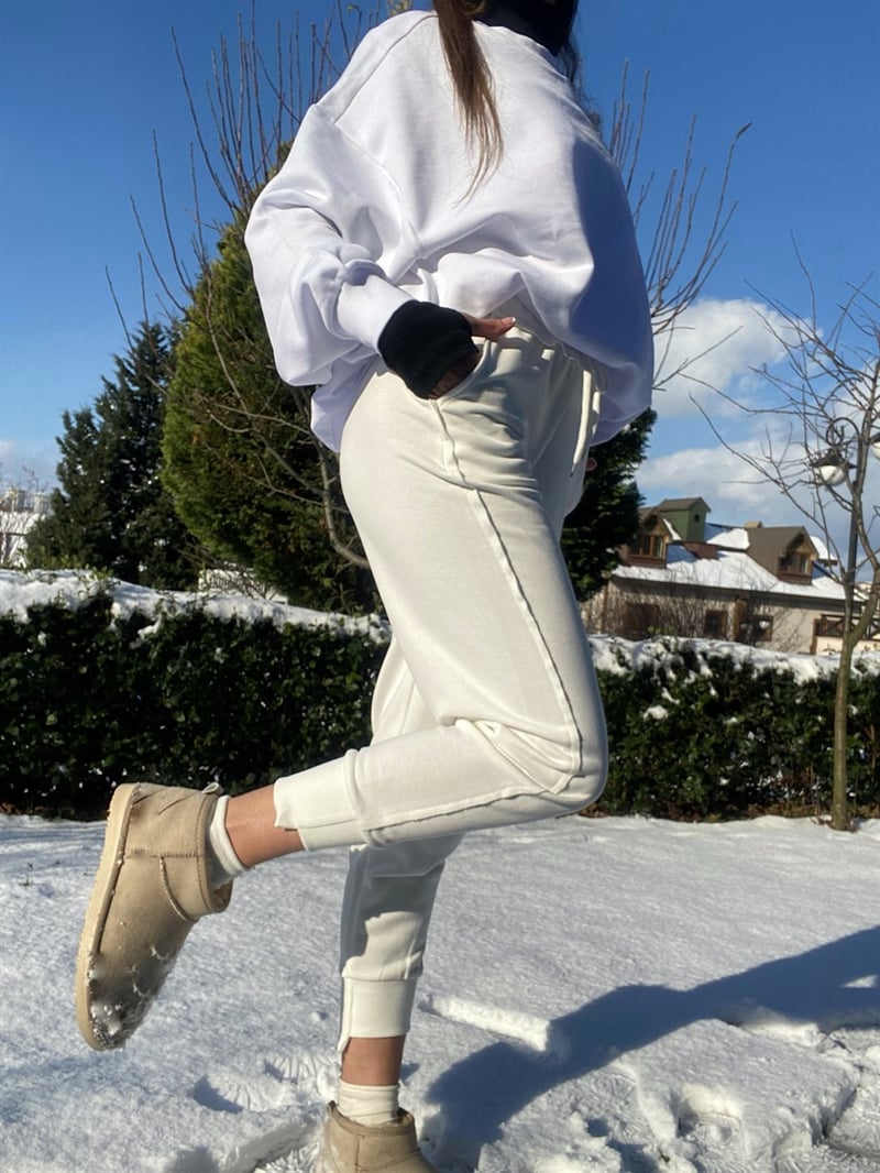 Beyaz Beli Ve Paçası Lastikli Jogger Eşofman Altı 