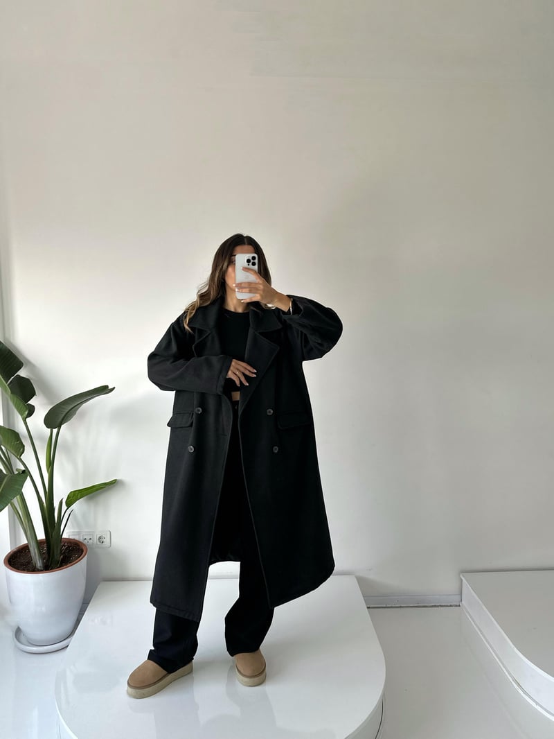 Bronte Siyah Oversize Astarlı Kaban