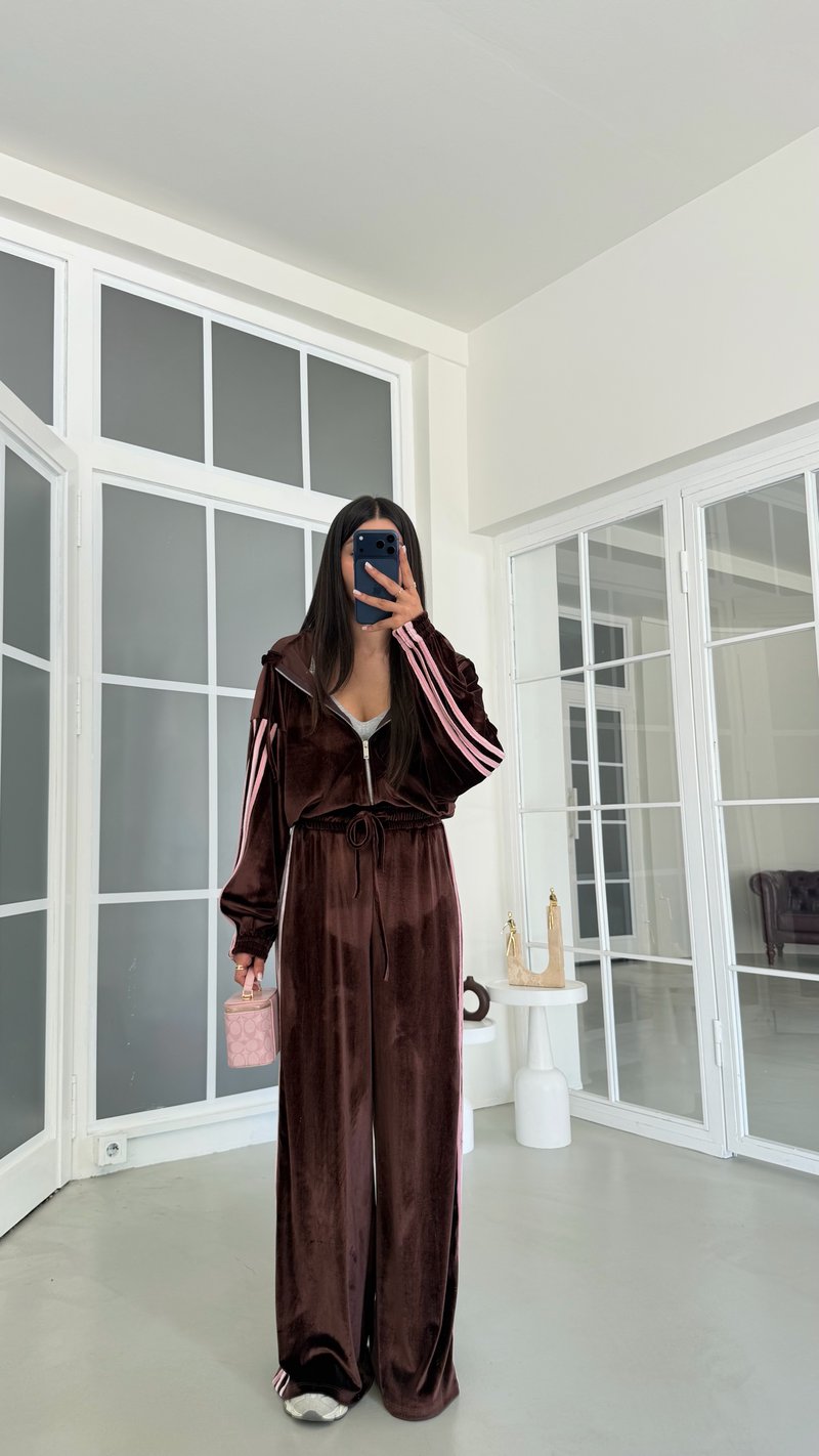 Kahve Şerit Detaylı Hırka Beli Lastikli Pantolon İkili Kadife Takım GAUS-02197