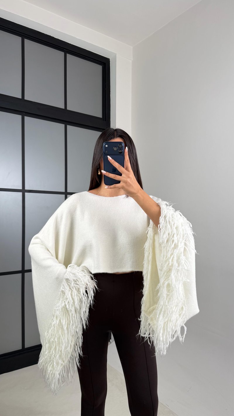 Ekru Kol Püskül Detaylı Triko Crop Kazak GAUS-00625