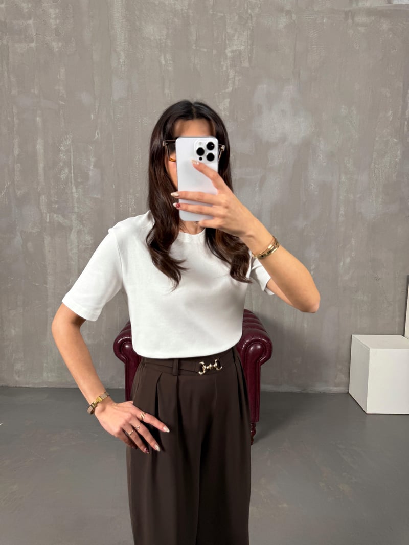 Pube Beyaz Bisiklet Yaka Basic Tshirt