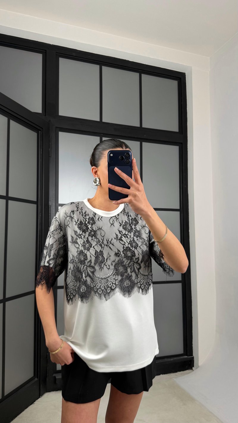 Ekru Dantel Detaylı Tshirt GAUS-01371