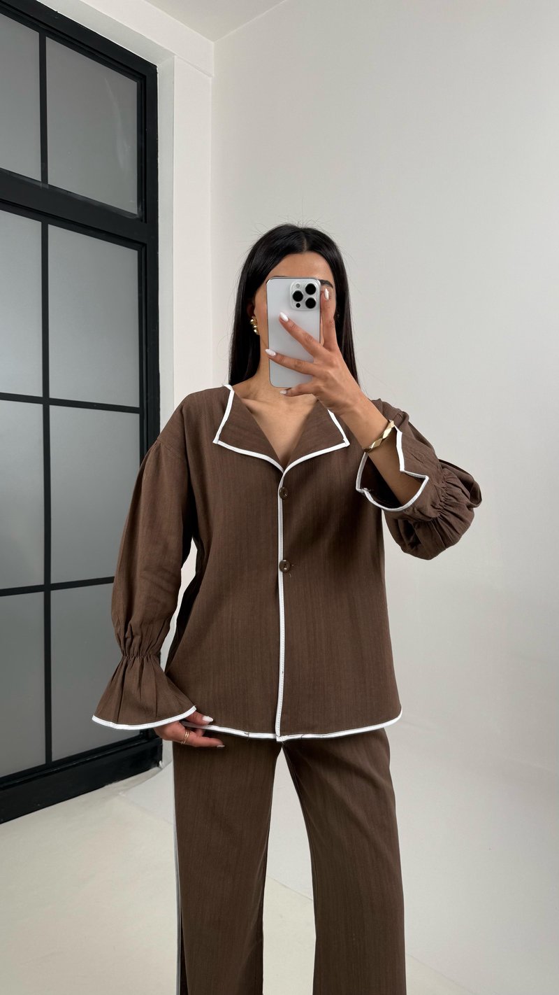 Kahve Beyaz Şerit Detaylı Önü Düğmeli Üst Beli Lastikli Pantolon İkili Keten Takım Gaus00365