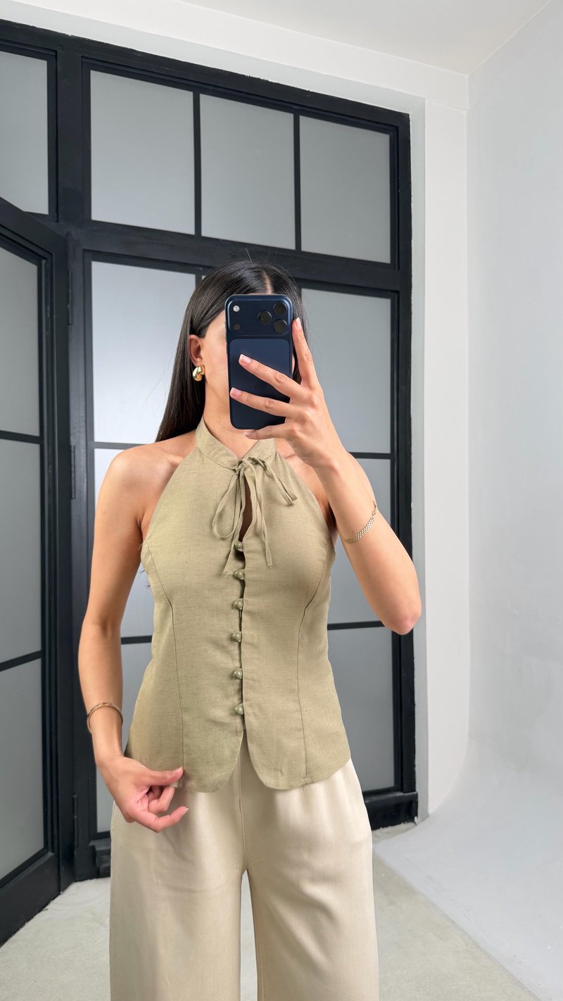 Haki Boyundan Bağlamalı Düğmeli Keten Bluz GAUS-01422