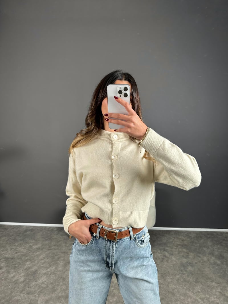 ZR Model Ekru Düğmeli Hırka 