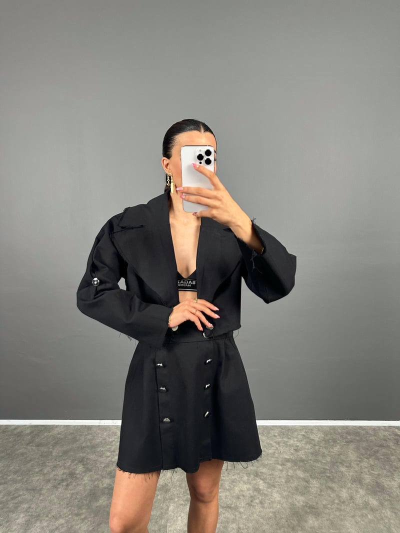 Olis Siyah Düğme Detaylı İnce Denim Kumaş Ceket Etek İkili Takım